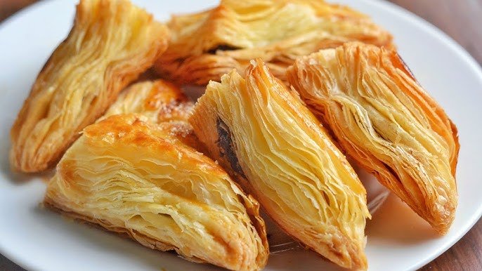 Veg Puff (વેજ. પફ)