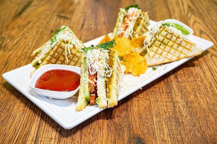 Aloo Muuter Cheese Sandwich