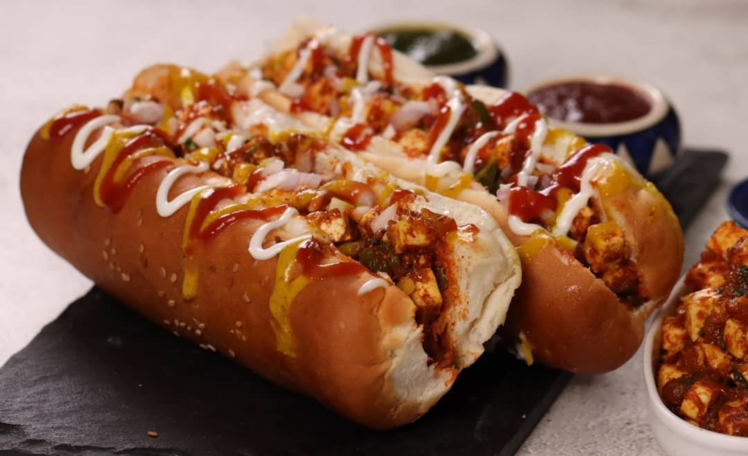 Paneer Hot Dog (પનીર હોટડોગ)