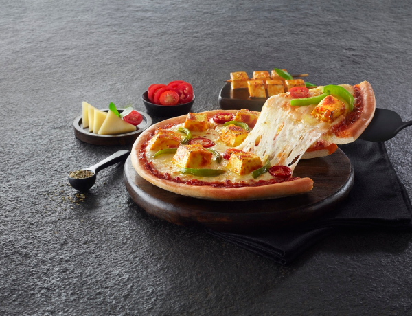 Tandoori Paneer Pizza (પનીર તંદુરી પિઝા)