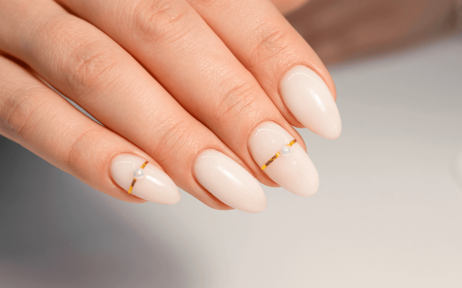 Alga Luxury Manicure