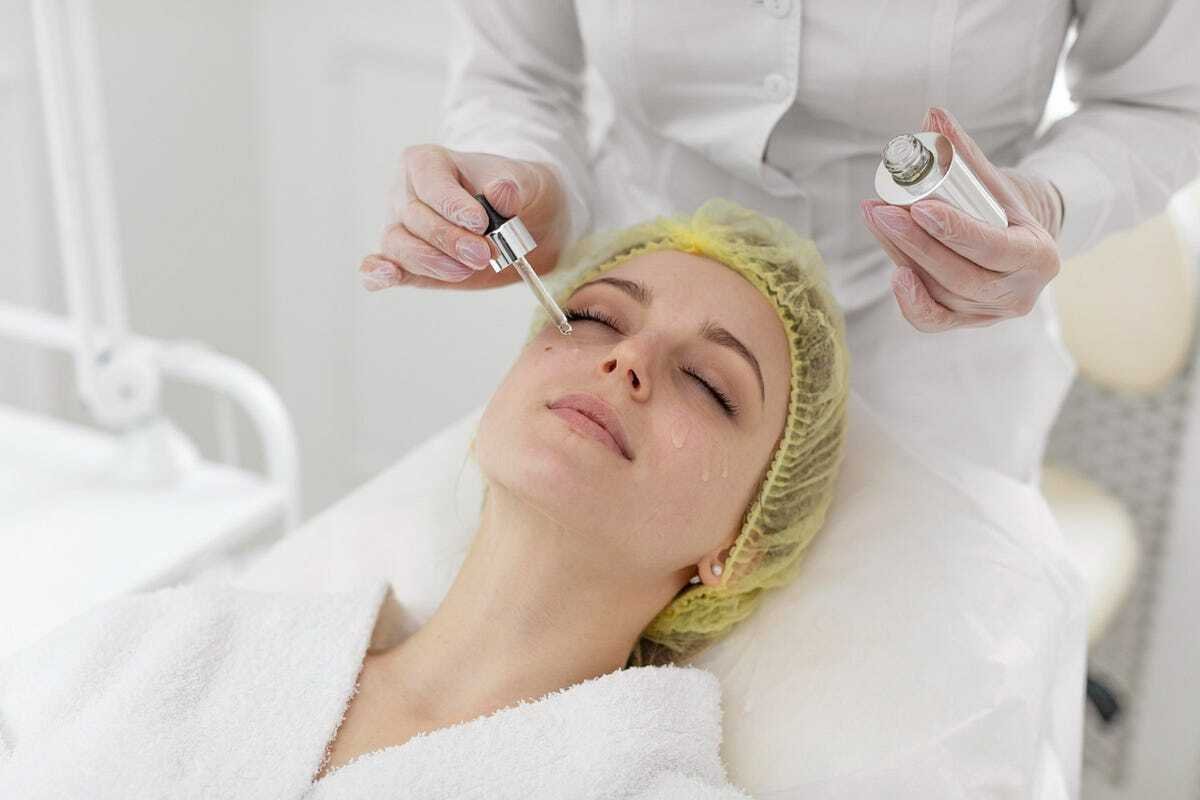 Skin Whitening (per sitting)