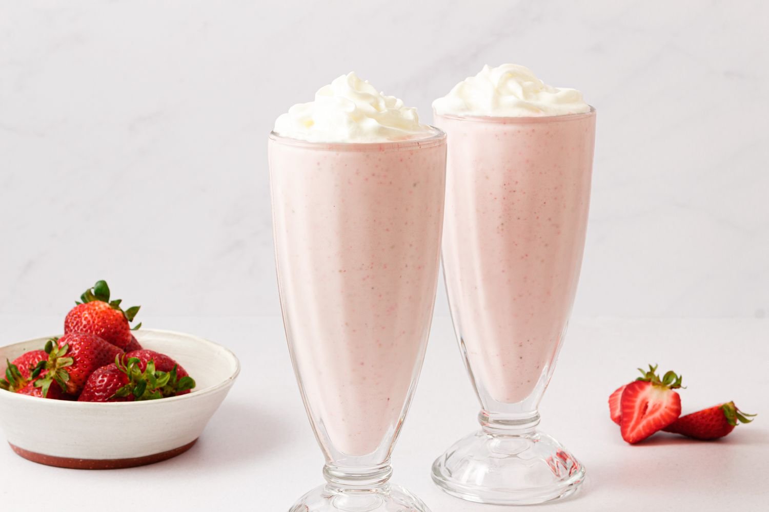 Strawberry Milkshake | સ્ટ્રોબેરી મિલ્ક શેક