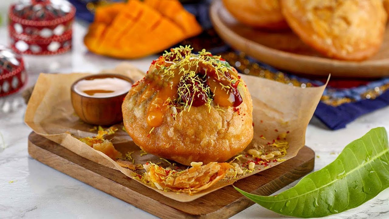 Jain Sweet Rayta Kachori