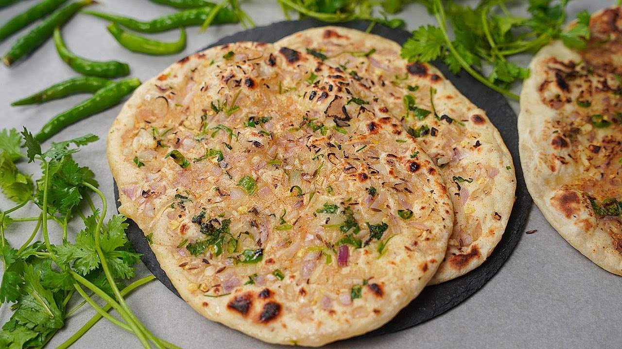 Onion Kulcha (ઓન્યન કુલ્ચા)