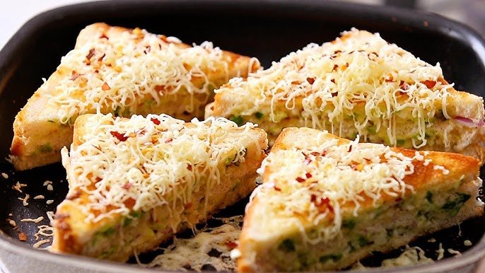 Cheese Chilli Grill Sandwich (ચીઝ ચિલી ગ્રિલ સેન્ડવીચ)