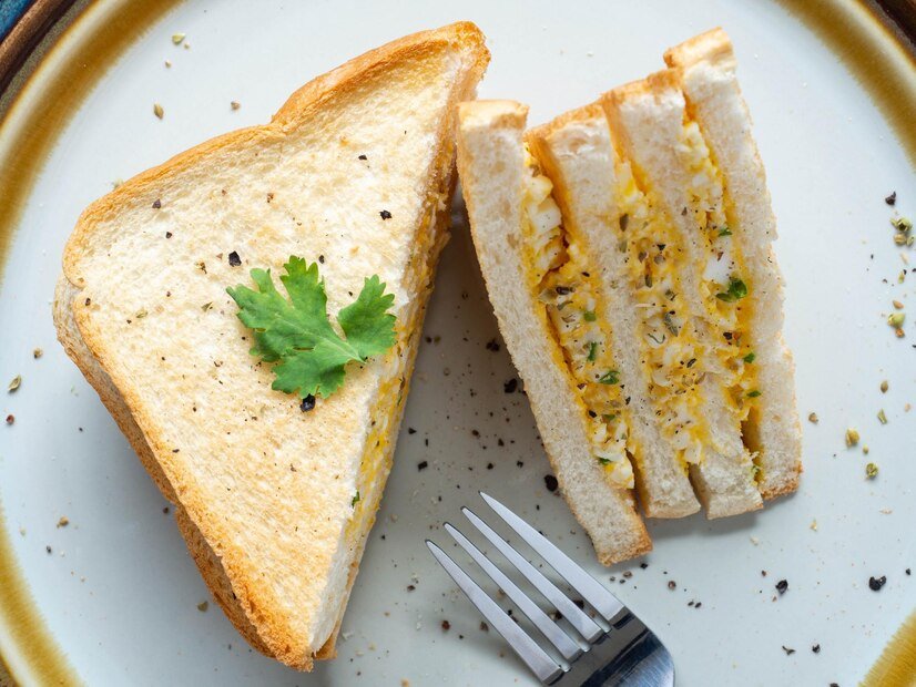 Butter Kachi Sandwich ( બટર કાચી સેન્ડવિચ )